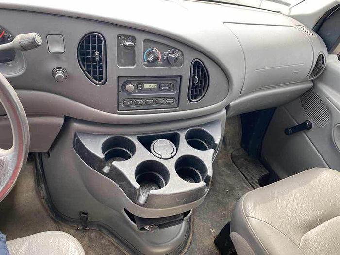 Used 2007 Ford Econoline E350 Super Duty v8 gas 16' box