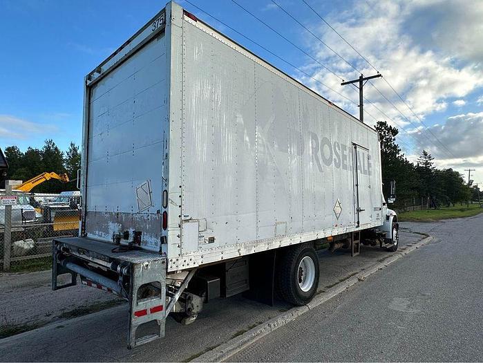 Used 2013 International 4300 straight truc 26’ curb entry, air brakes