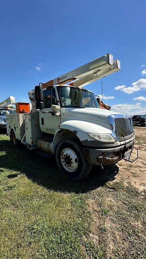 Used 2010 International Bucket Truck 42ft posi-plus
