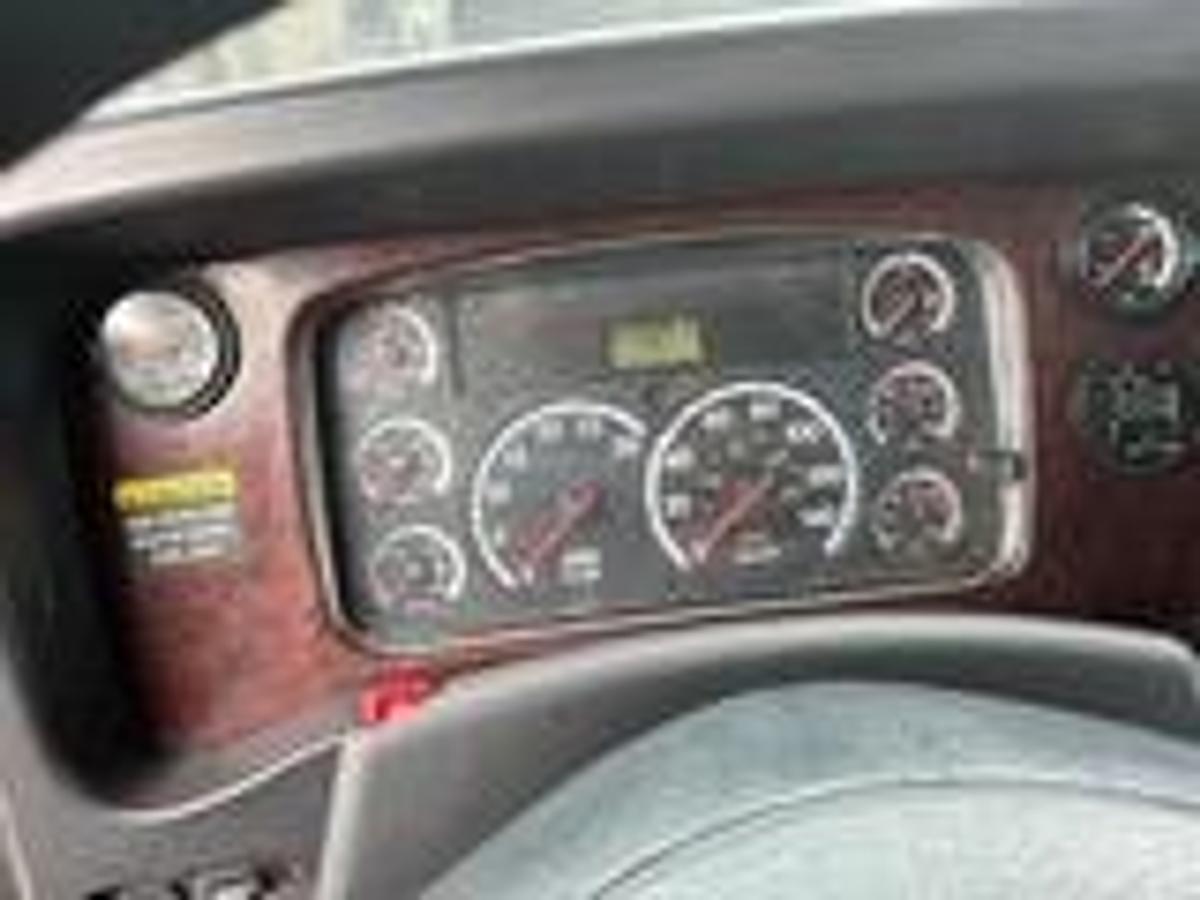 Used 2010 Freightliner M2 112 6x4 spreader truck