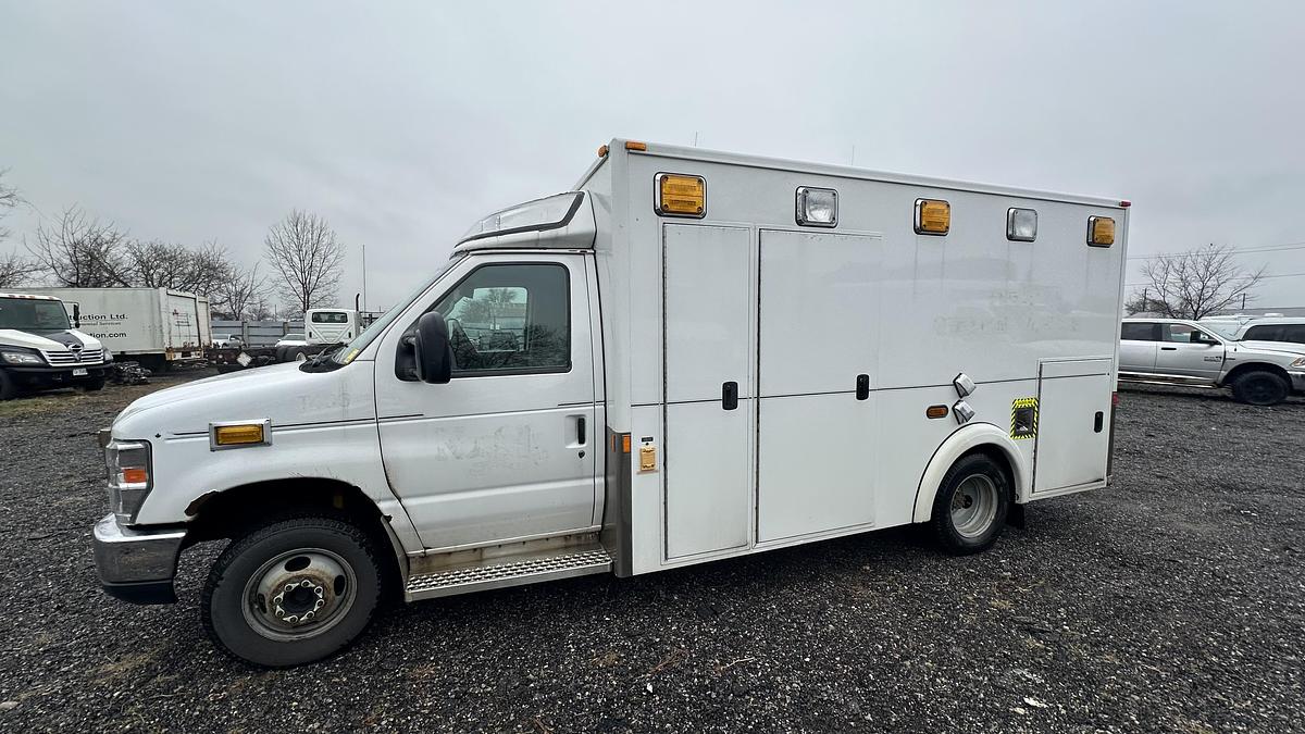 Used 2011 Ford Econoline CUTAWAY, 6.8L V10 SOHC 20V