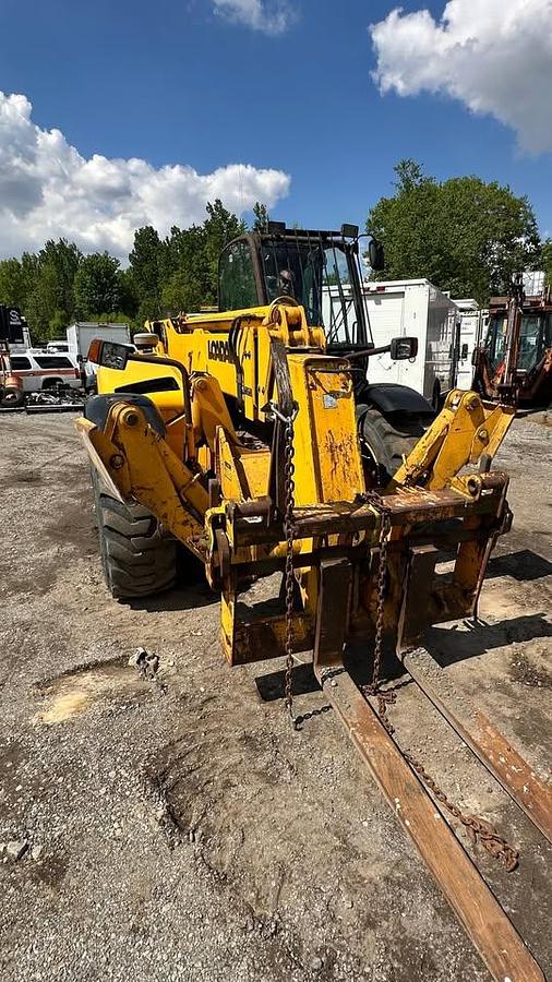 Used 2011 JCB 532 Loadall zoom boom