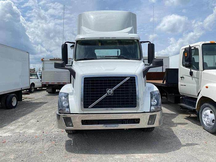 Used 2014 Volvo VN VNL Day Cab auto