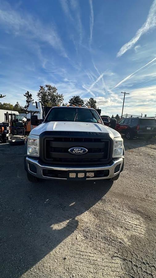 Used 2011 Ford f550 powerstroke hydraulic tailgate