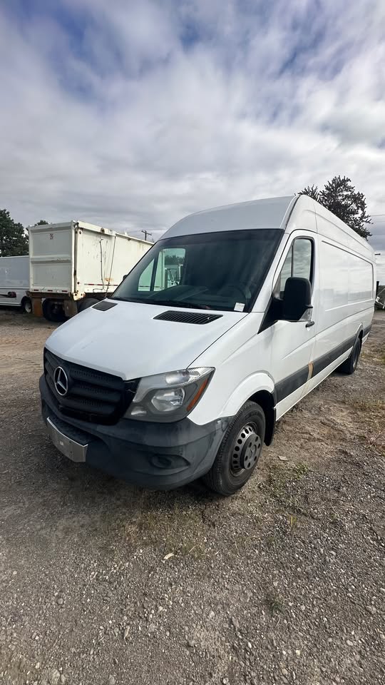 Used 2014 Marcedes Sprinter high cube