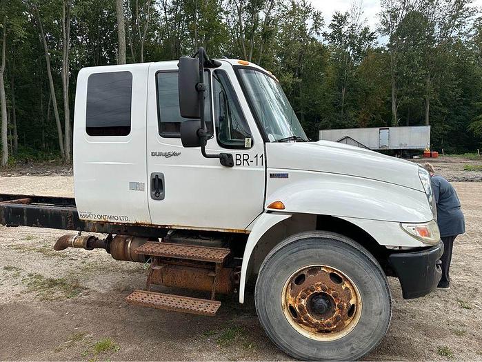 Used 2013 INTERNATIONAL 4300 EXTENTED CAB s/a automatic, air brakes