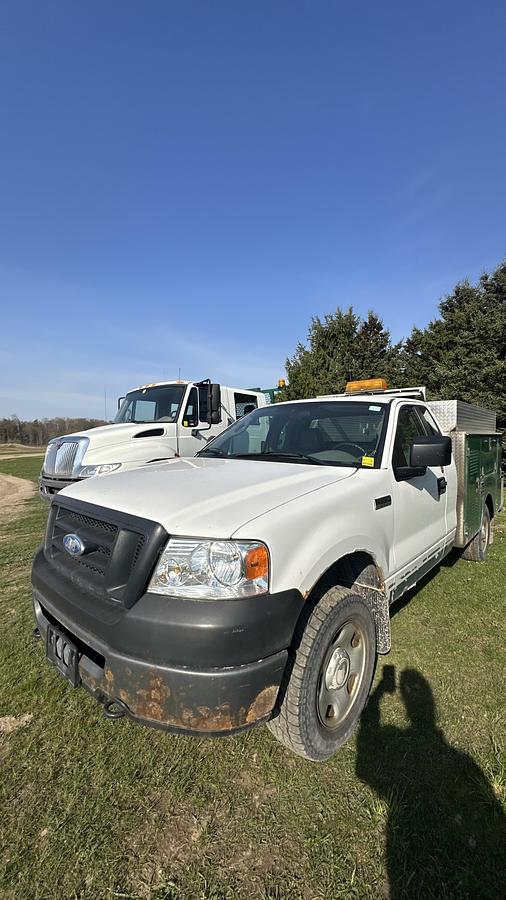 Used 2007 Ford F-150 XL 4wd serice truck