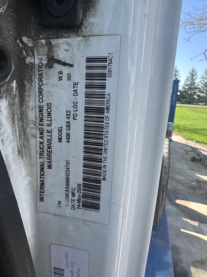 Used 2005 International 4400 series Single Axle Day cab Highway Tractor