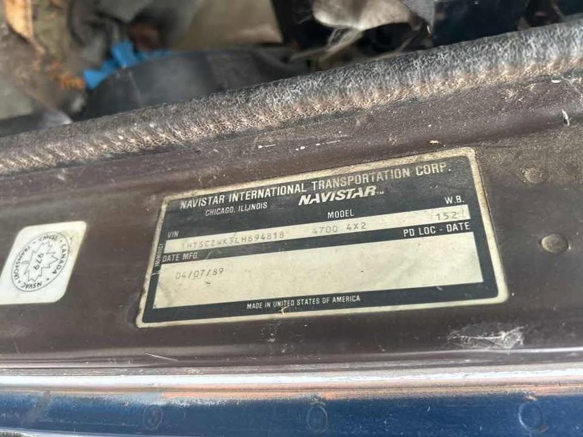 Used 1990 INTERNATIONAL 4000 4700 Garbage Truck