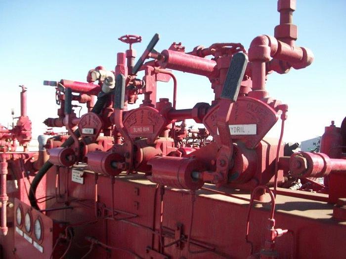 Used Valvcon 3 Station Closing Unit / Accumulator