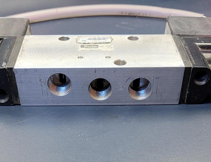 Used PARKER NEAUMATIC VALVE 40-150psig 6.3W/120V 42FL(100)