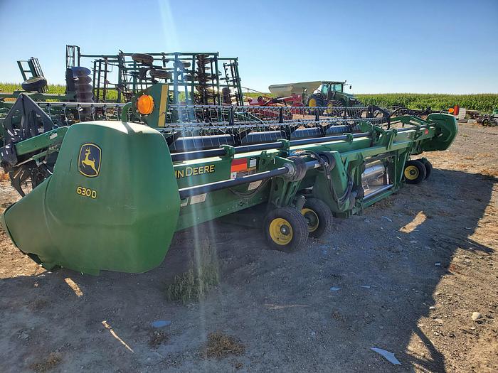 Used 30'John Deere 630D Draper Head for Sale in Idaho Southern