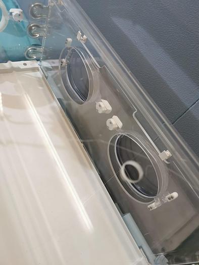 Gebraucht Dräger C2PS-1 Serie 00 Baby Incubator ohne Matratze