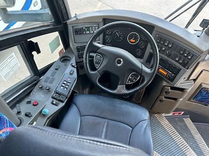 Used 2003 MCI J4500