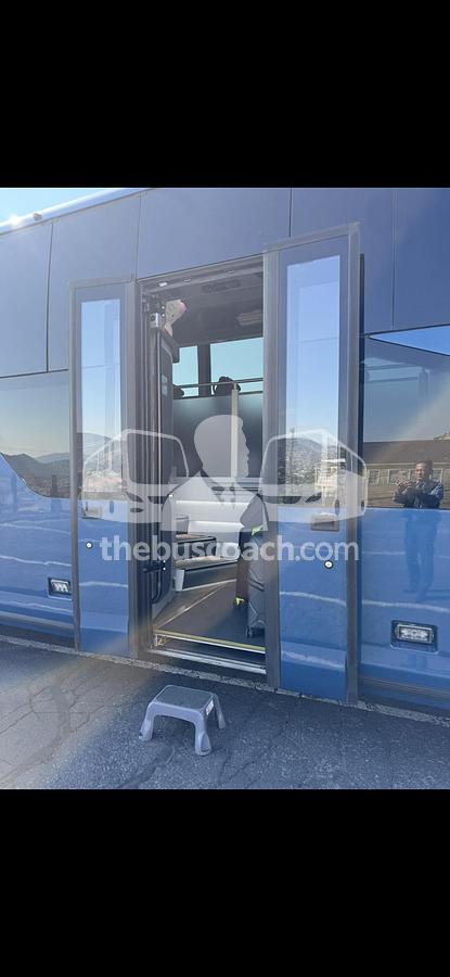 Used 2020 MCI J4500