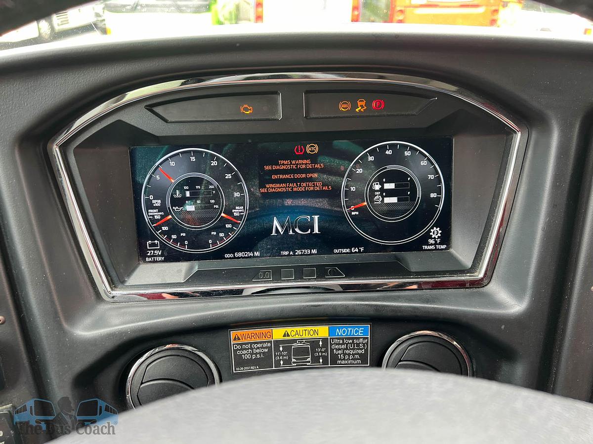 Used 2019 MCI J4500 ADA