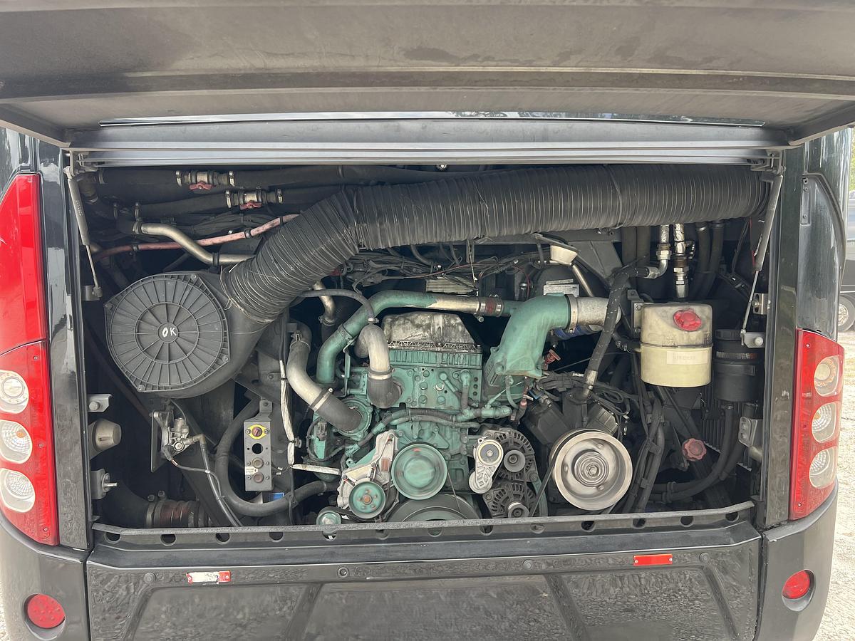 Used 2017 VOLVO 9700