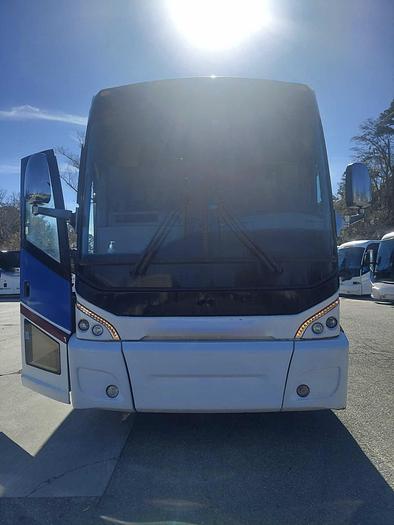 Used 2013 MCI J4500