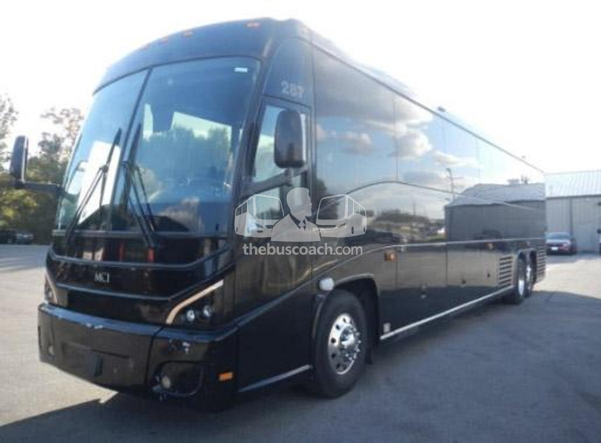 Used 2018 MCI J4500