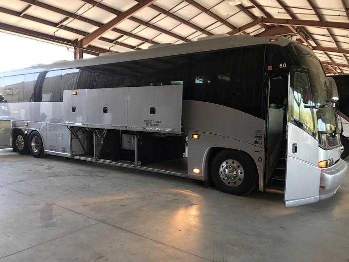 Used 2006 MCI E4500 Conv