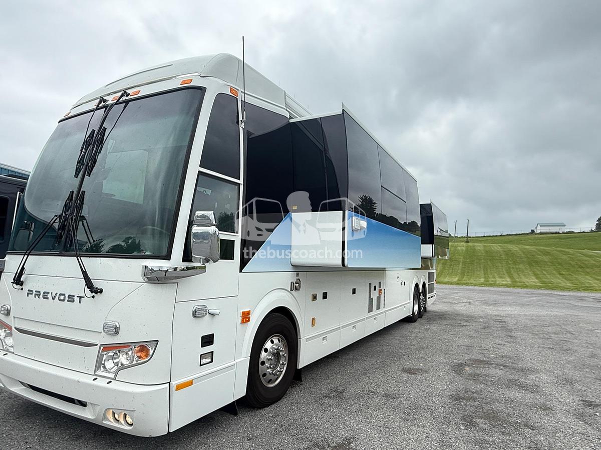 Used PREVOST H3-45 Command Center