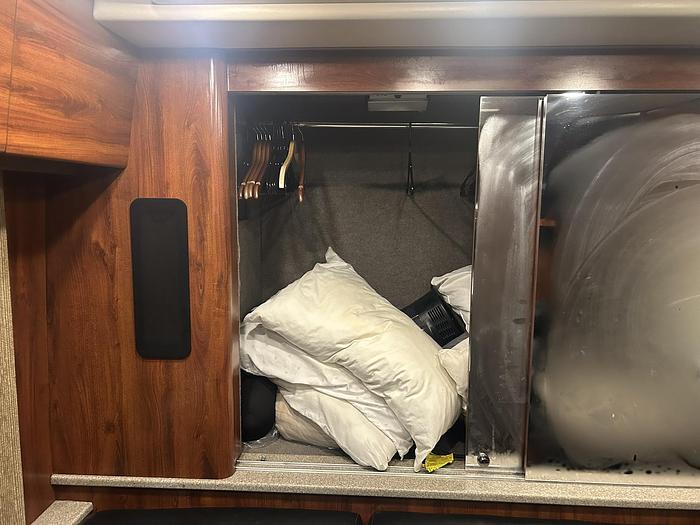 Used 2005 PREVOST XL2 Entertainer