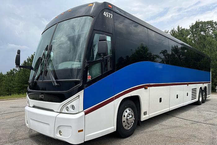 Used 2016 MCI J4500