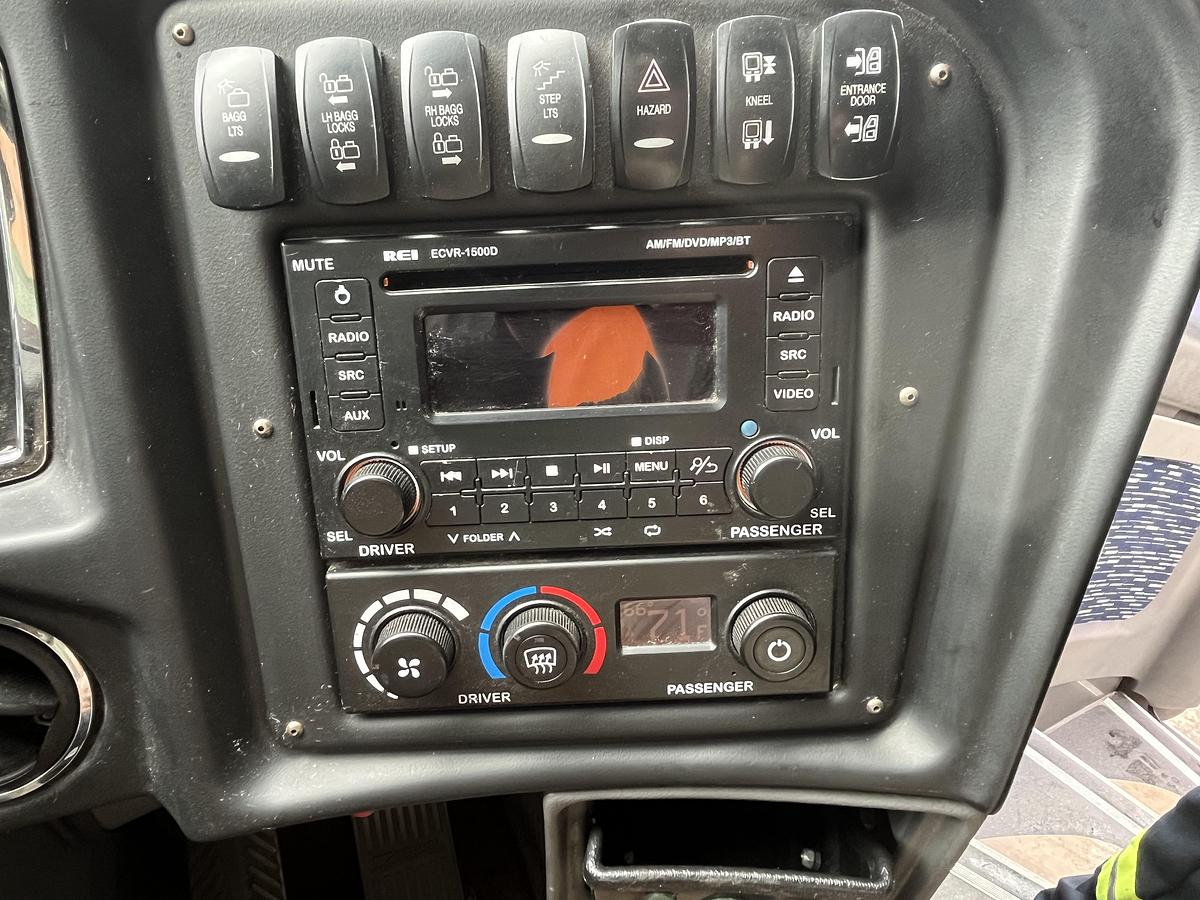 Used 2019 MCI J4500 ADA