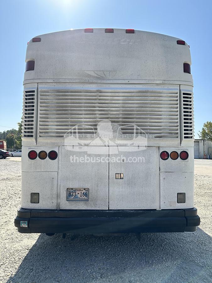 Used 2003 MCI D4500