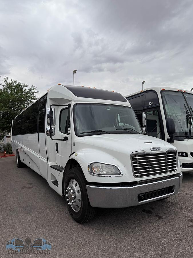 Used 2018 FREIGHTLINER GM40