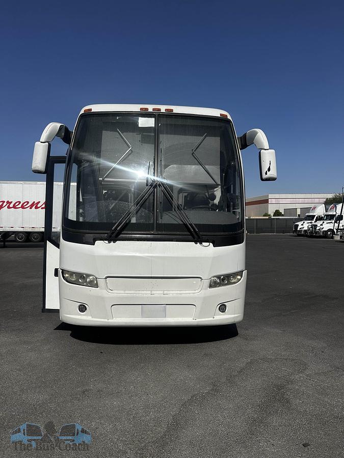 Used 2015 VOLVO 9700