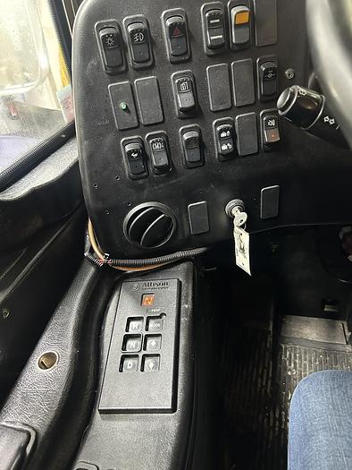 Used 2005 PREVOST XL2 Entertainer