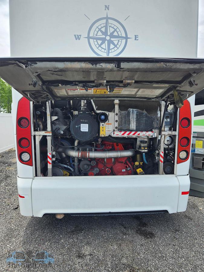 Used 2018 MCI J4500 ADA