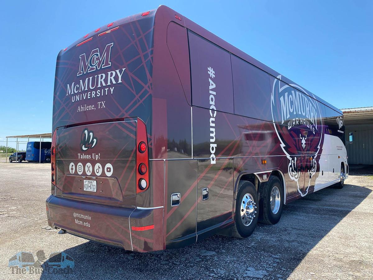Used 2015 MCI J4500