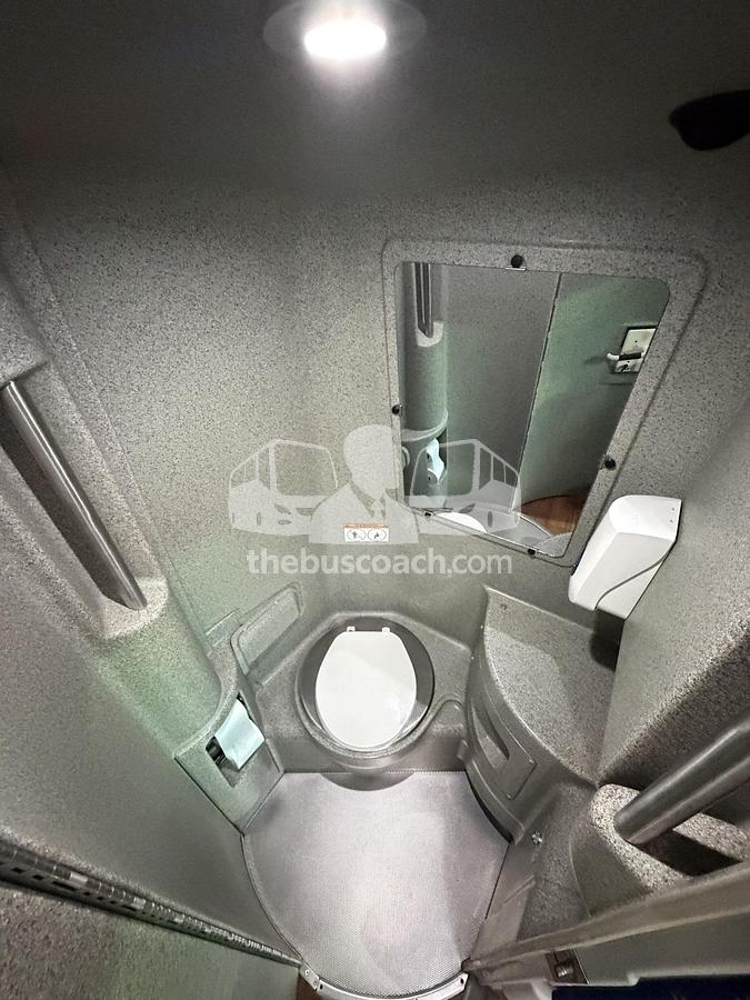 Used 2015 MCI J4500