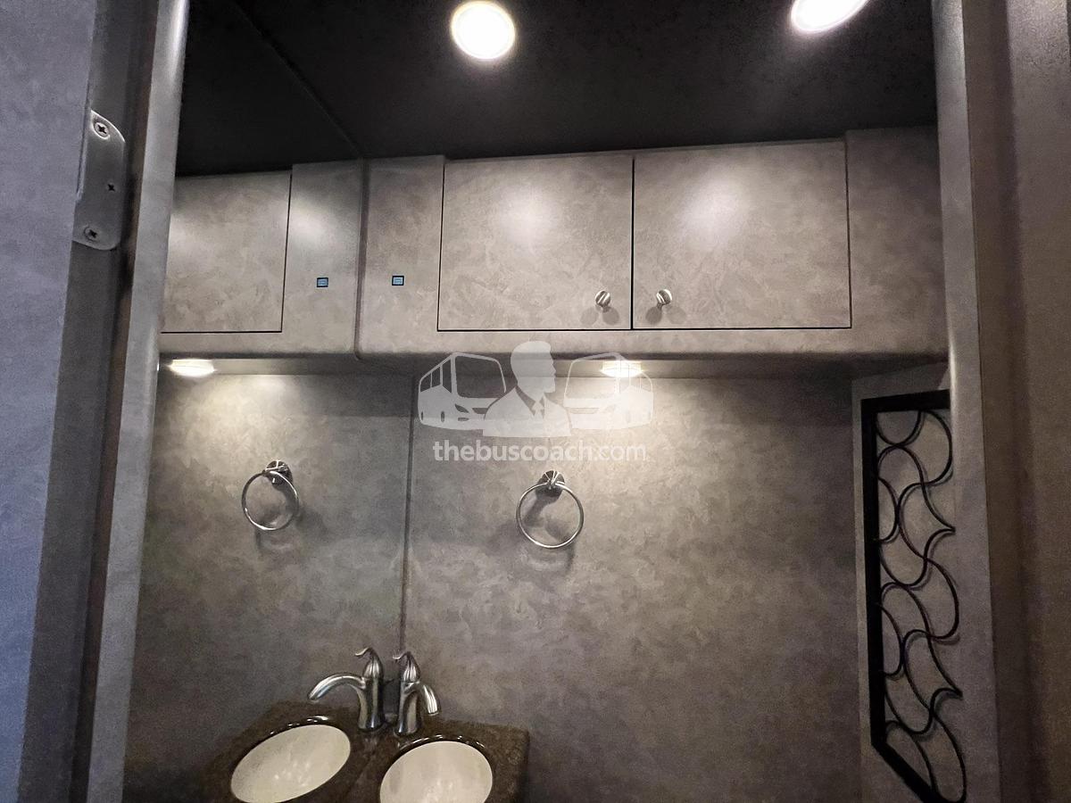 Used 2006 PREVOST XLII Entertainer Willie