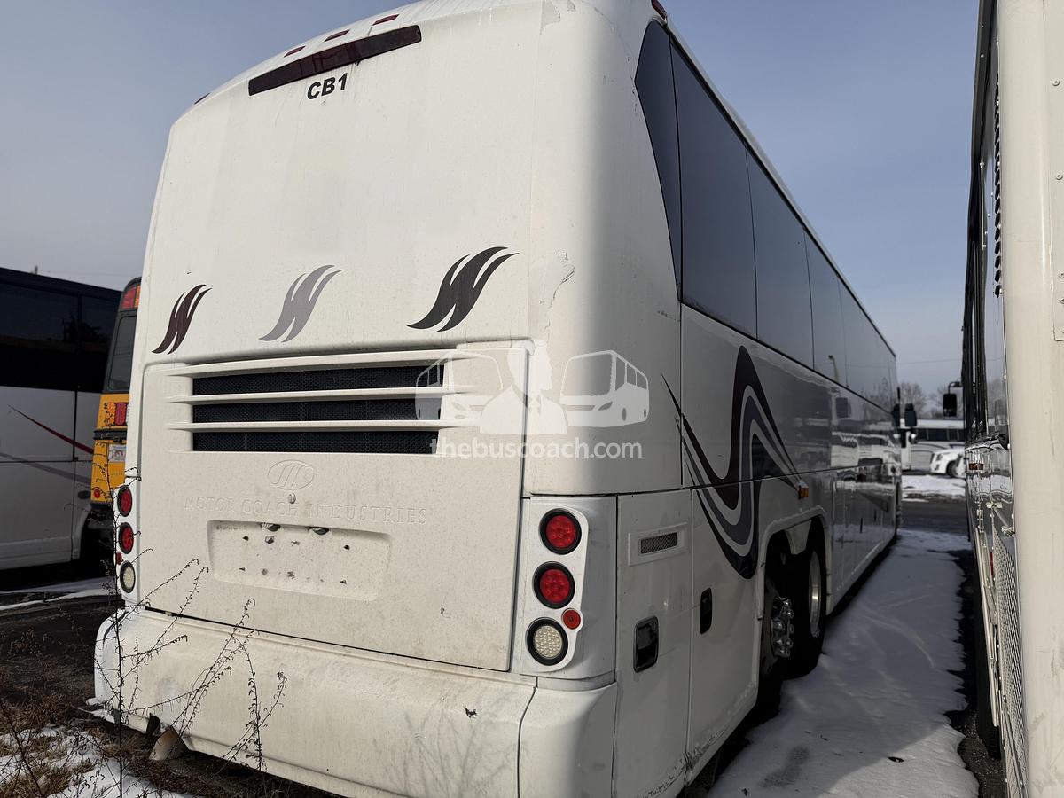 Used 2005 MCI J4500