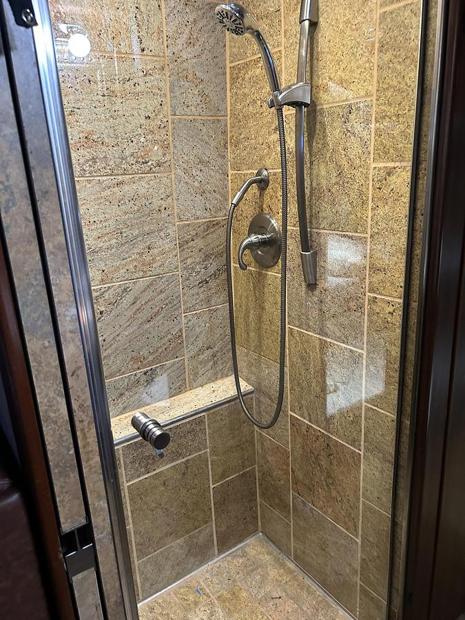 Used 2008 PREVOST XLII