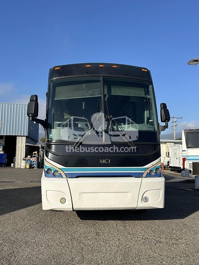 Used 2013 MCI J4500