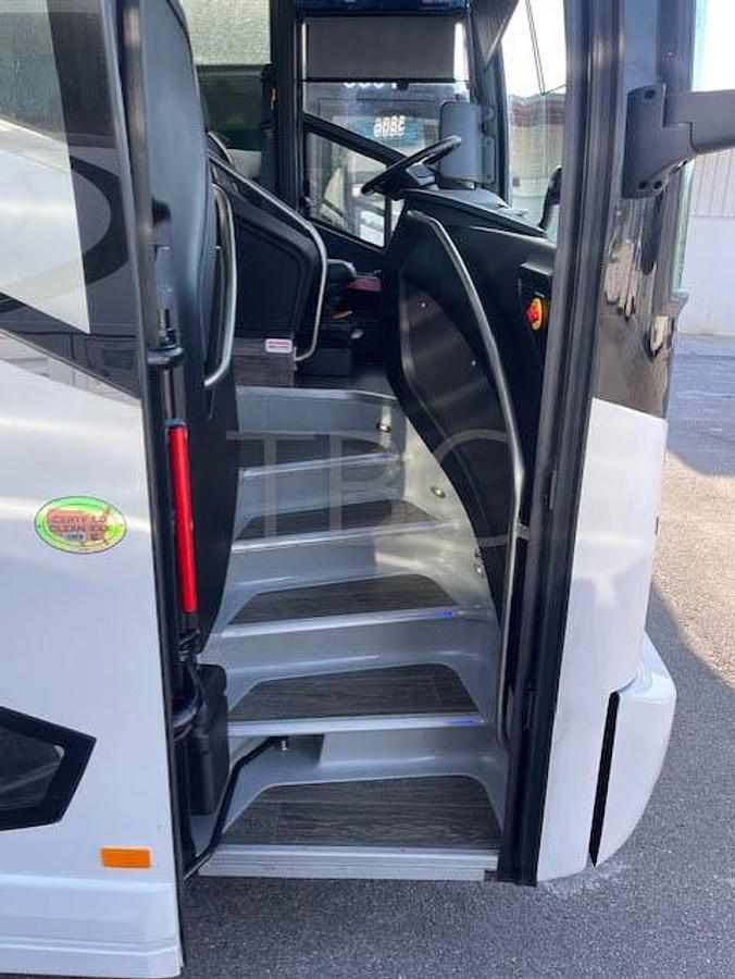 Used 2025 VAN HOOL CX35