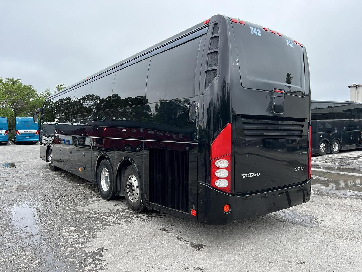 Used 2016 VOLVO 9700