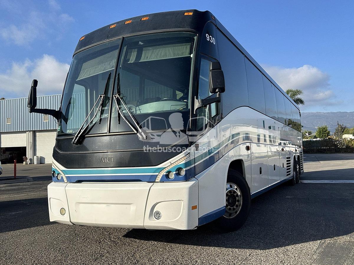 Used 2013 MCI J4500