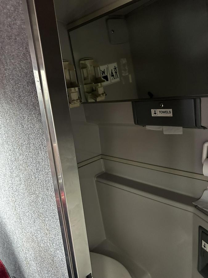 Used 2005 PREVOST H3-45