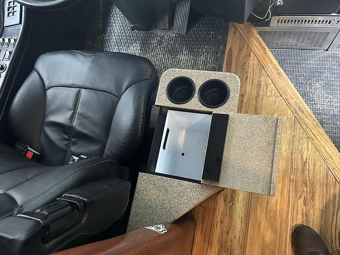 Used 2005 PREVOST XL2 Entertainer