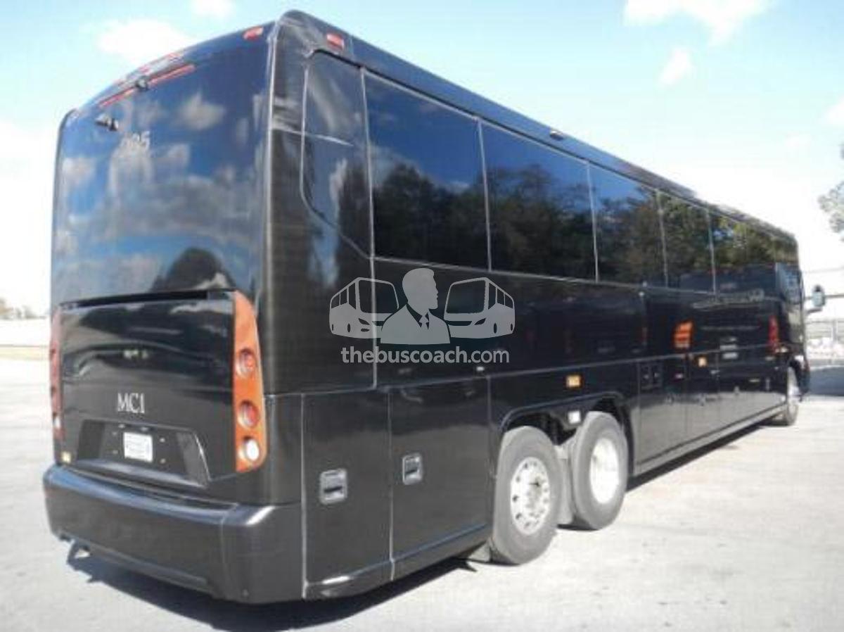 Used 2018 MCI J4500