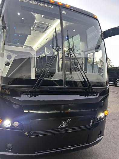 Used 2018 VOLVO 9700