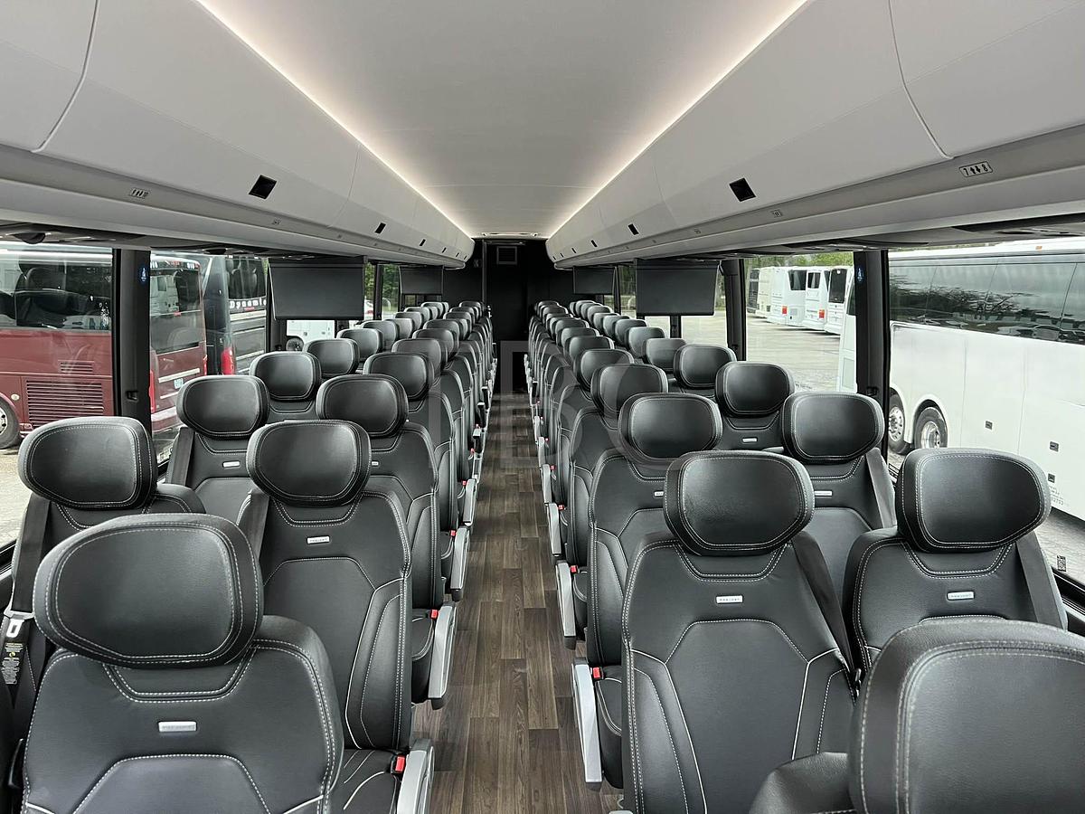 Used 2024 PREVOST H3-45