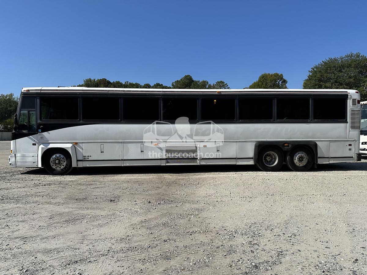 Used 2003 MCI D4500