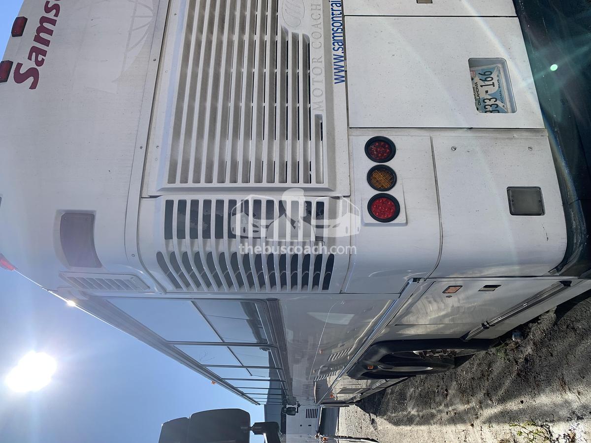 Used 2003 MCI D4500