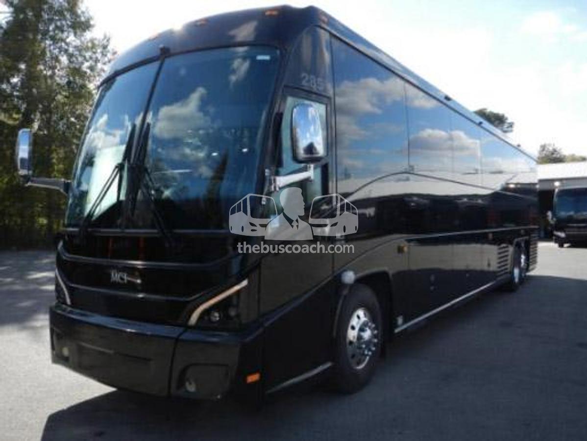 Used 2018 MCI J4500